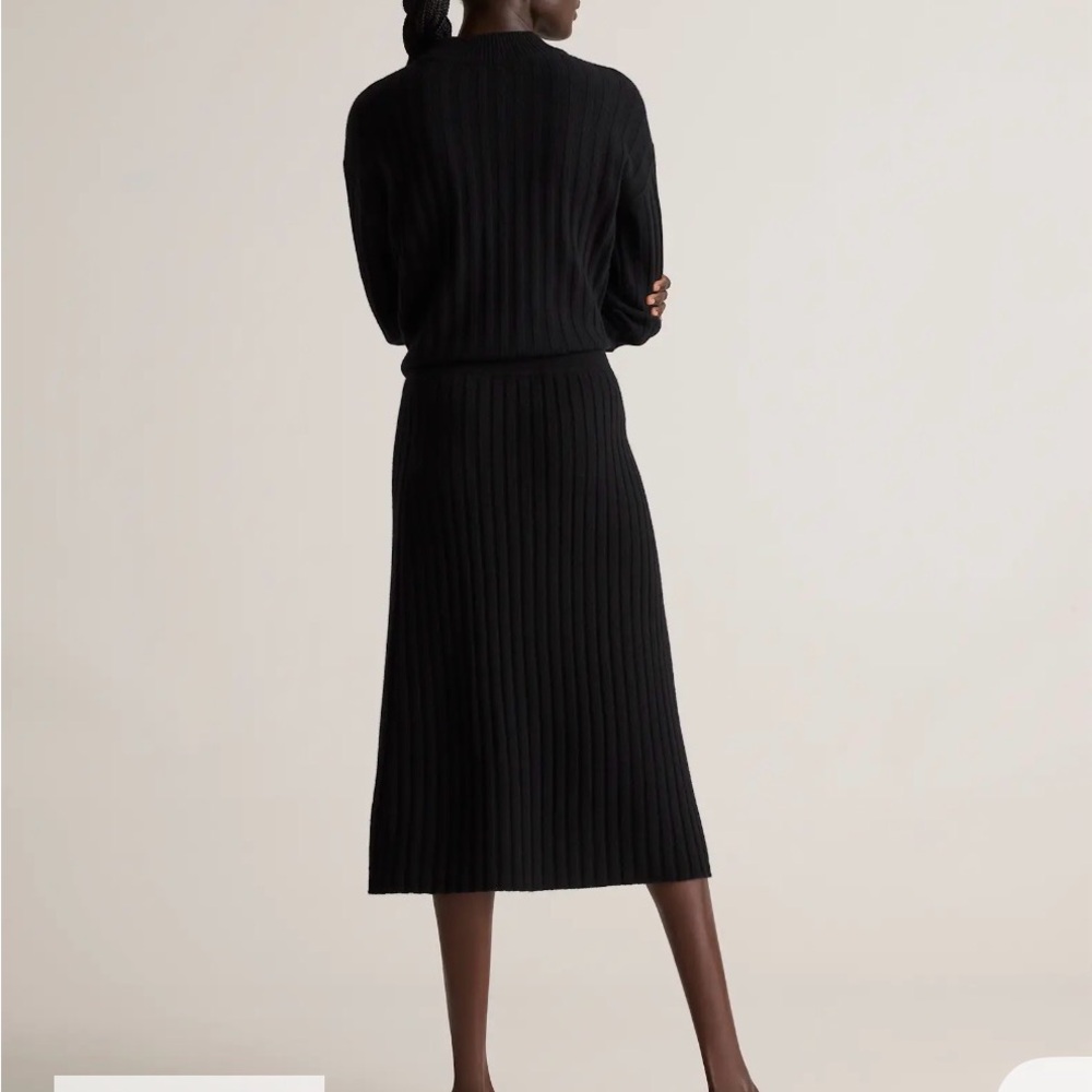 Quince NWOT Mongolian Cashmere Black Ribbed Midi Skirt Size Medium 1354